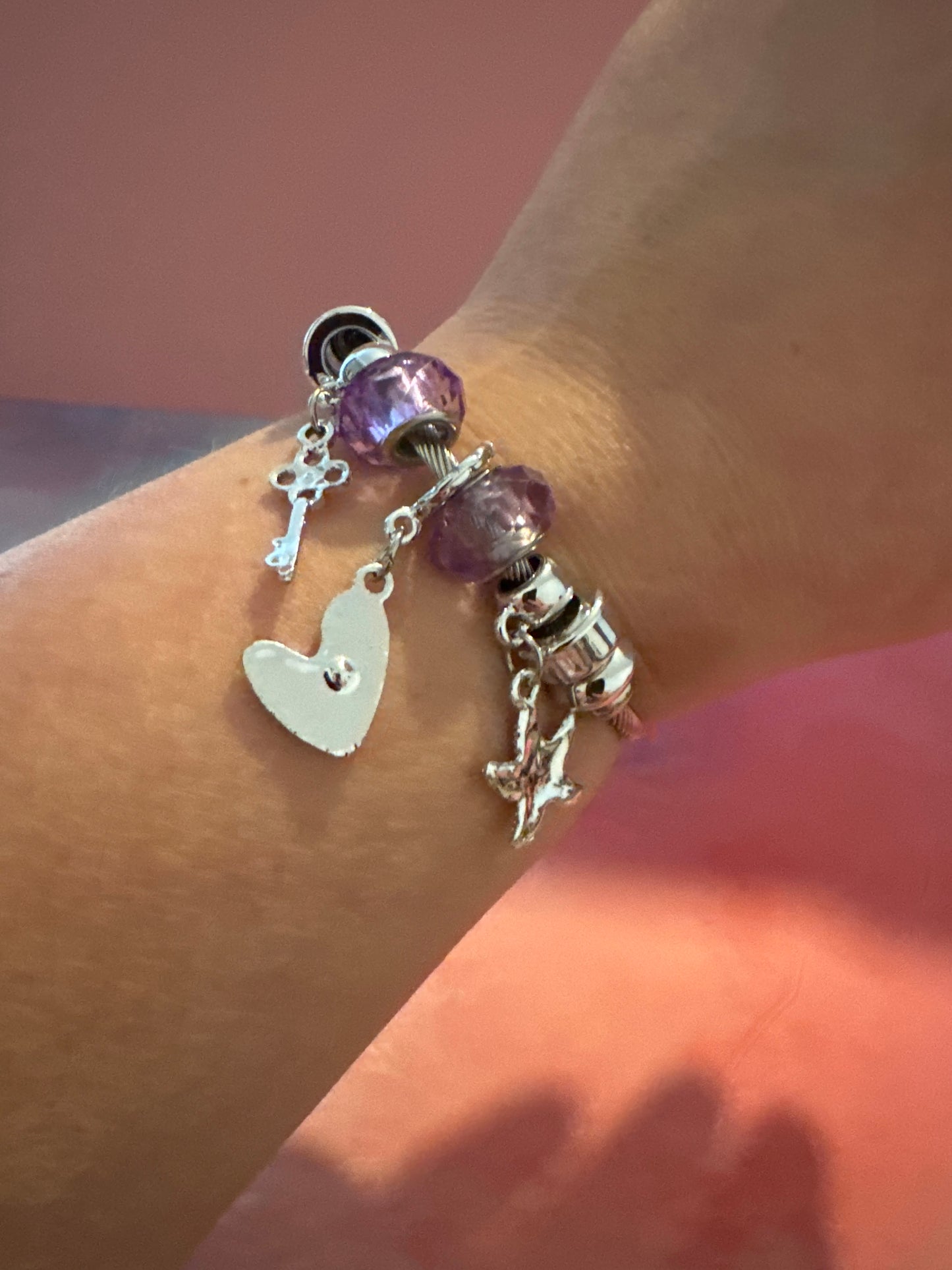 Eleganter Herzform Schmetterling Edelstahl Asymmetrischer Plattierungsarmreif